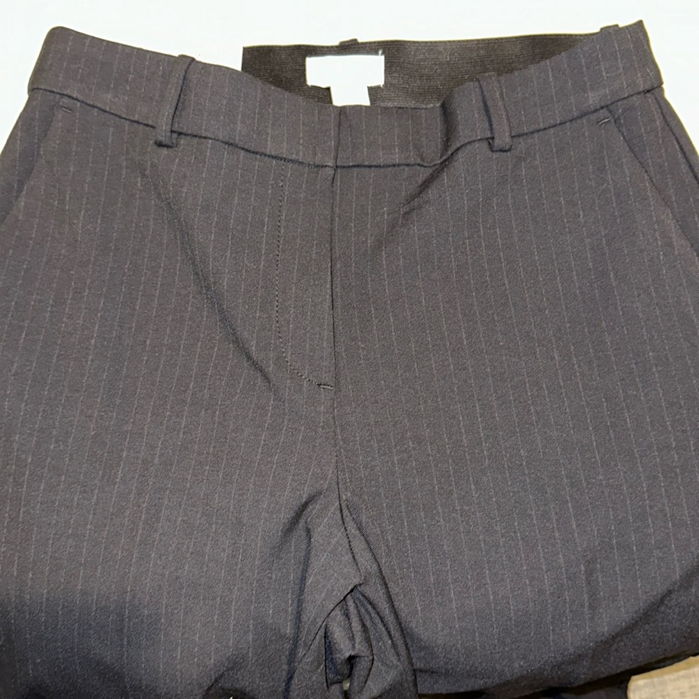 H&M slacks regular waste. If you pay full price, I’ll do free shipping.